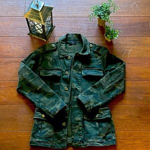 ✨NEVER WORN like-new Vici Camo Jacket✨
